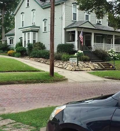 Ottaway Inn Llc Corry Exterior photo